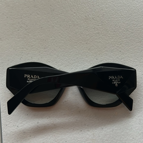 Women’s Black Prada Sunglasses New with box but no Price tag. - Picture 6 of 16
